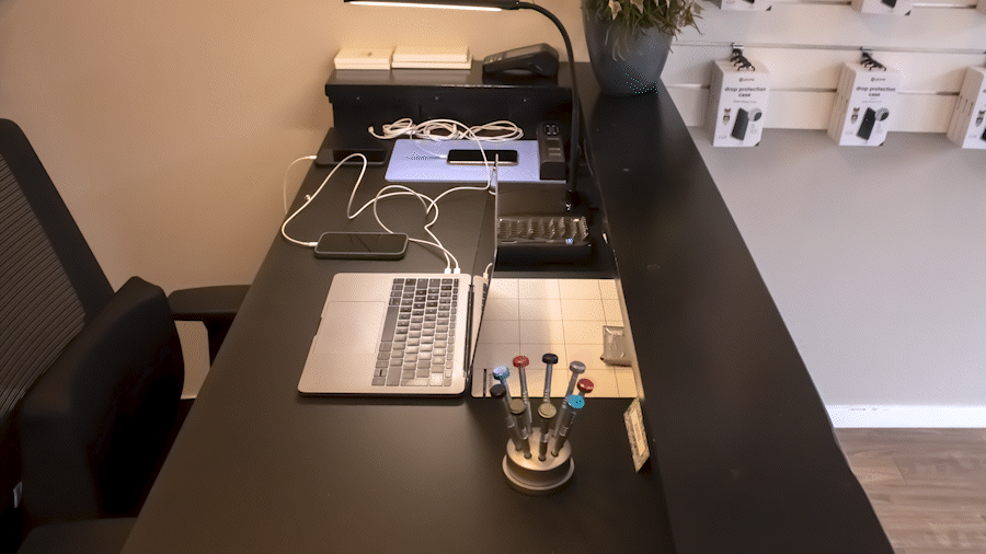 Ontdek het iPhone oplaadsnoer van MagCable! Deze magnetische USB-C naar Lightning kabel biedt een knoopvrij ontwerp, razendsnel opladen en is geschikt voor Apple producten, zoals iPhone, iPad, MacBook. Duurzaam en ideaal voor dagelijks gebruik, thuis, werk of onderweg. Kies voor premium kwaliteit en bestel vandaag nog!